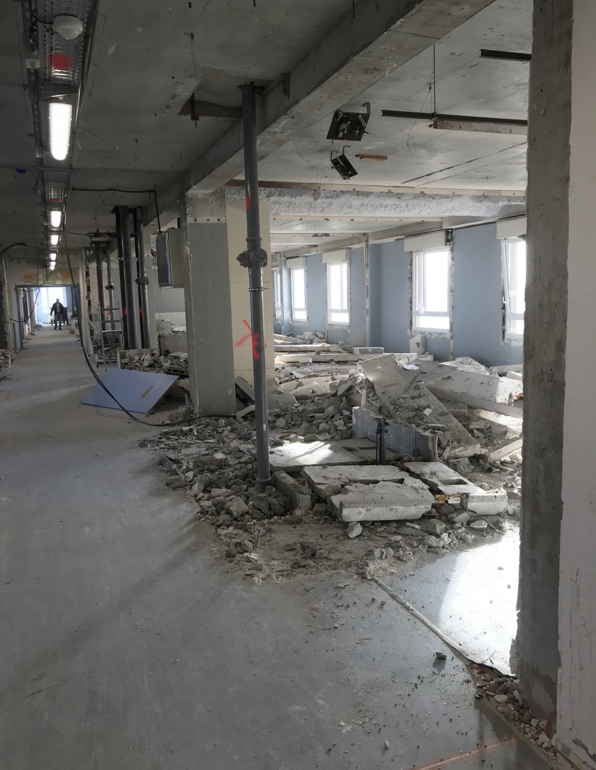 Curage et démolition intérieure avant rénovation complète d'un bâtiment