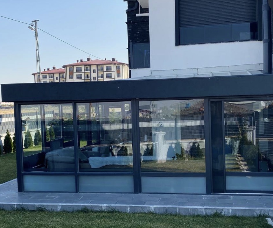 Véranda et baies aluminium anthracite