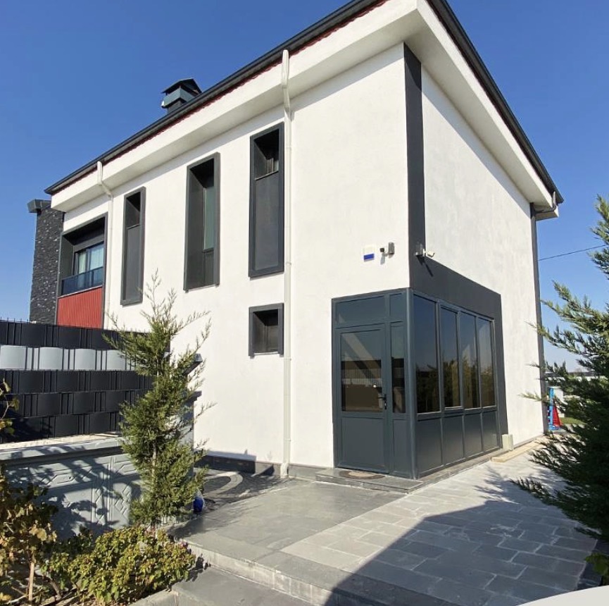 Façade contemporaine et menuiseries aluminium
